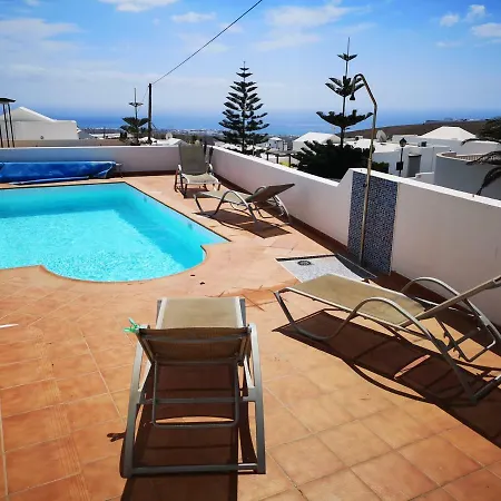 Pool & Views * Tias